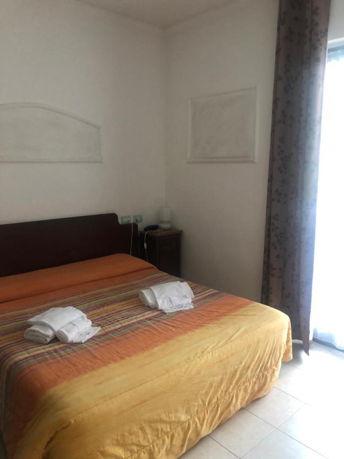 Albergo Ristorante Pomodoro Omegna Eksteriør billede