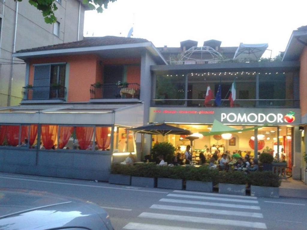 Albergo Ristorante Pomodoro Omegna Eksteriør billede
